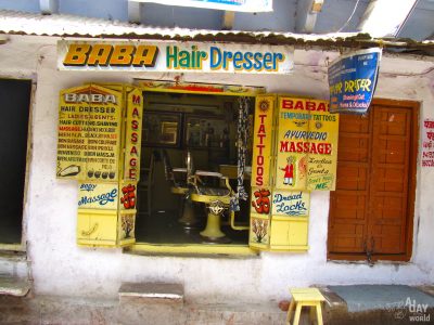 Vénus Beauté chez Baba hair dresser à Pushkar