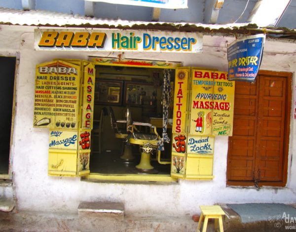 Vénus Beauté chez Baba hair dresser à Pushkar