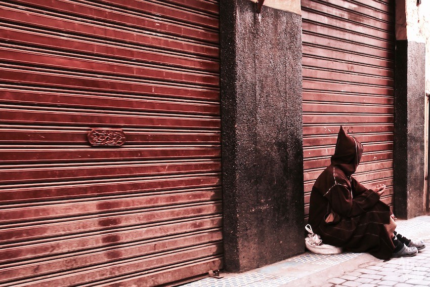 homme-rue-marrakech