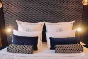 hotel-des-remparts-aigues-mortes-chambre